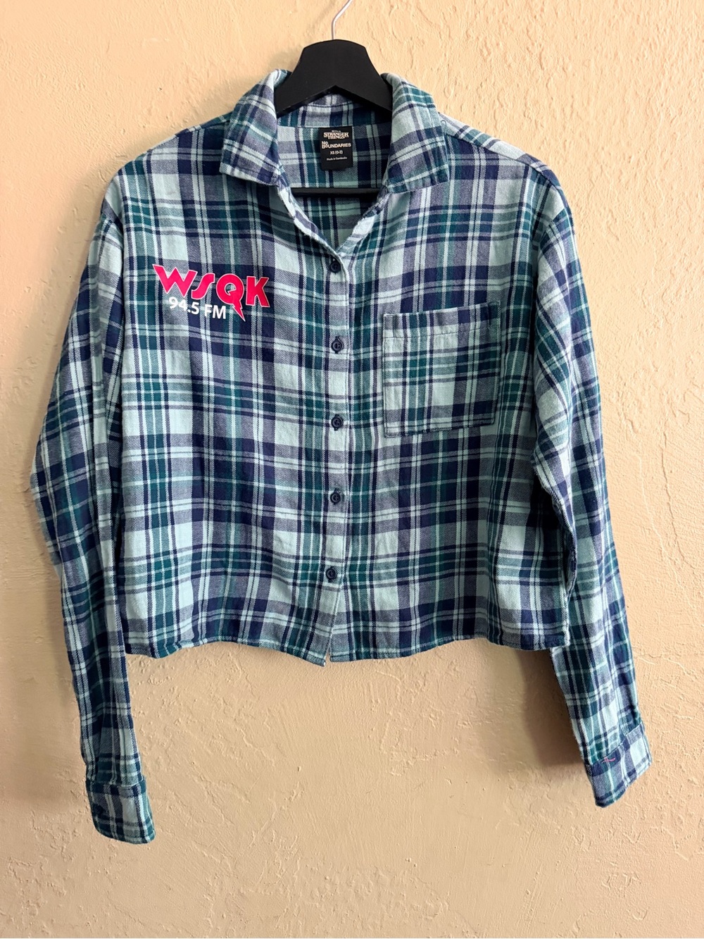 WSQK Branded Blue Plaid Cropped Button-Front Cropped Shirt
